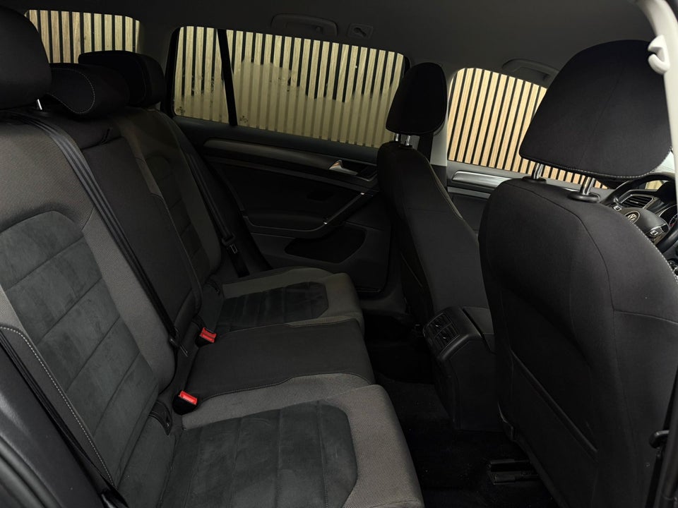 VW Golf VII 1,6 TDi 115 Comfortline Variant DSG 5d