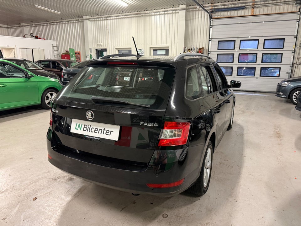 Skoda Fabia 1,0 TSi 110 Ambition Combi DSG 5d
