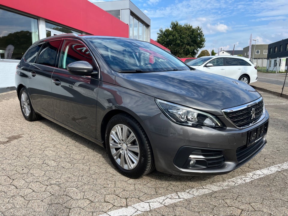 Peugeot 308 1,6 BlueHDi 120 Allure Sky SW 5d