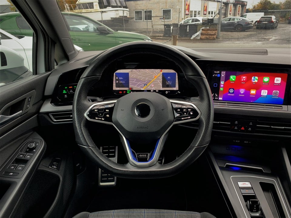 VW Golf VIII 1,4 GTE DSG 5d