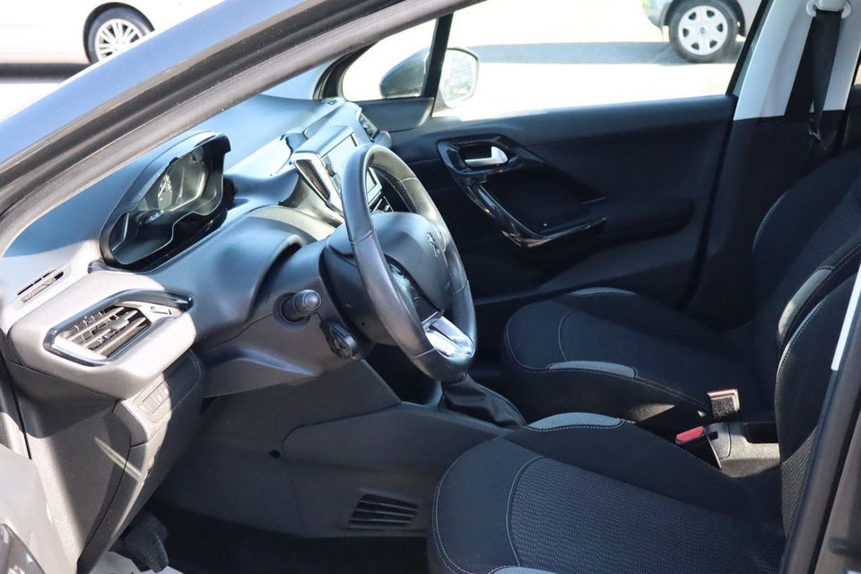 Peugeot 208 1,6 BlueHDi 100 Allure Sky 5d