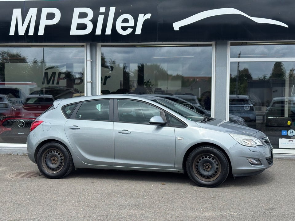 Opel Astra 1,6 Enjoy eco 5d