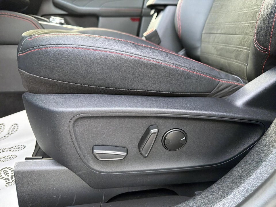 Ford Kuga 2,5 PHEV ST-Line X CVT 5d