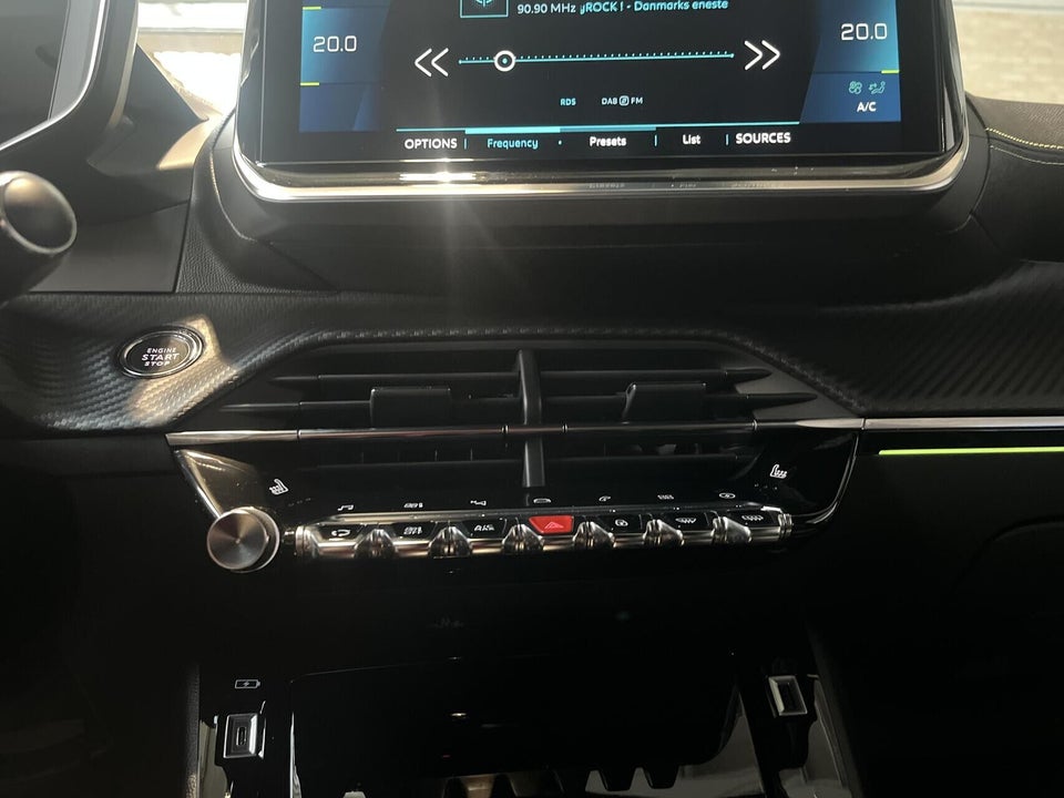 Peugeot e-2008 50 GT 5d