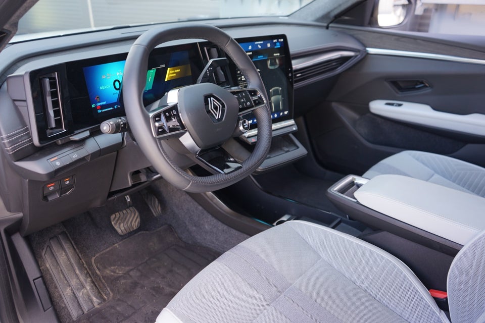 Renault Scenic E-Tech 87 Iconic 5d