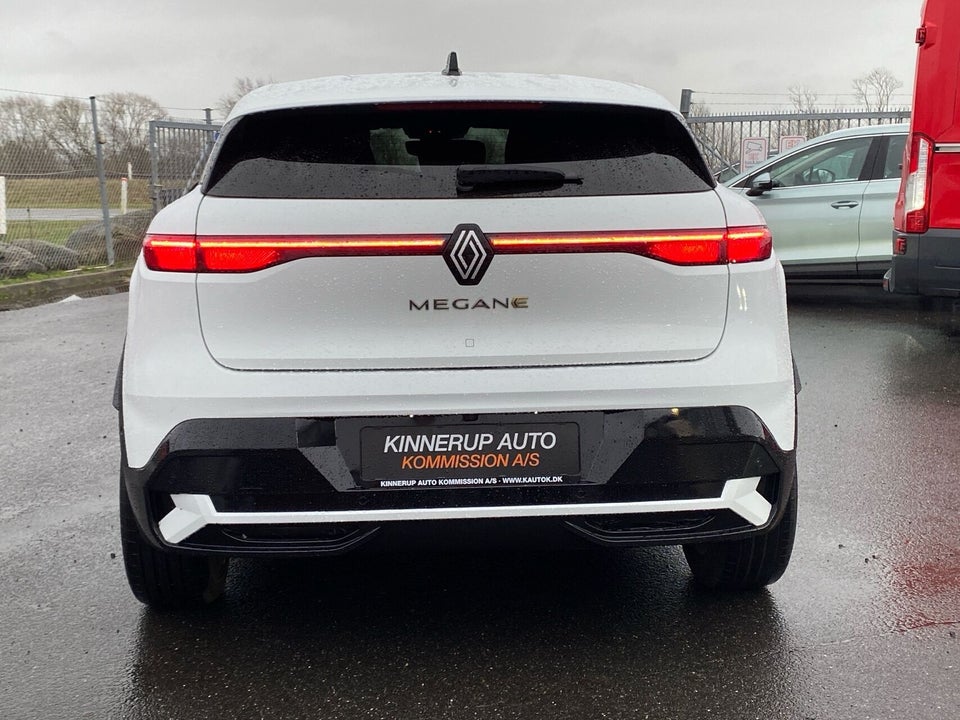 Renault Megane E-Tech 40 Equilibre 5d