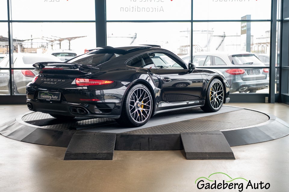 Porsche 911 Turbo S 3,8 Coupé PDK 2d