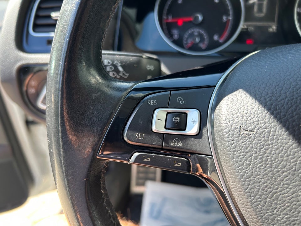 VW Golf VII 1,6 TDi 110 Allstar DSG Van 5d