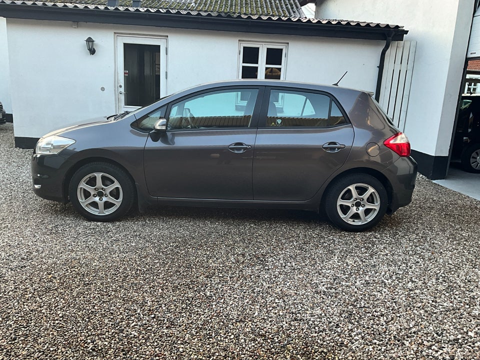 Toyota Auris 1,6 T2 5d