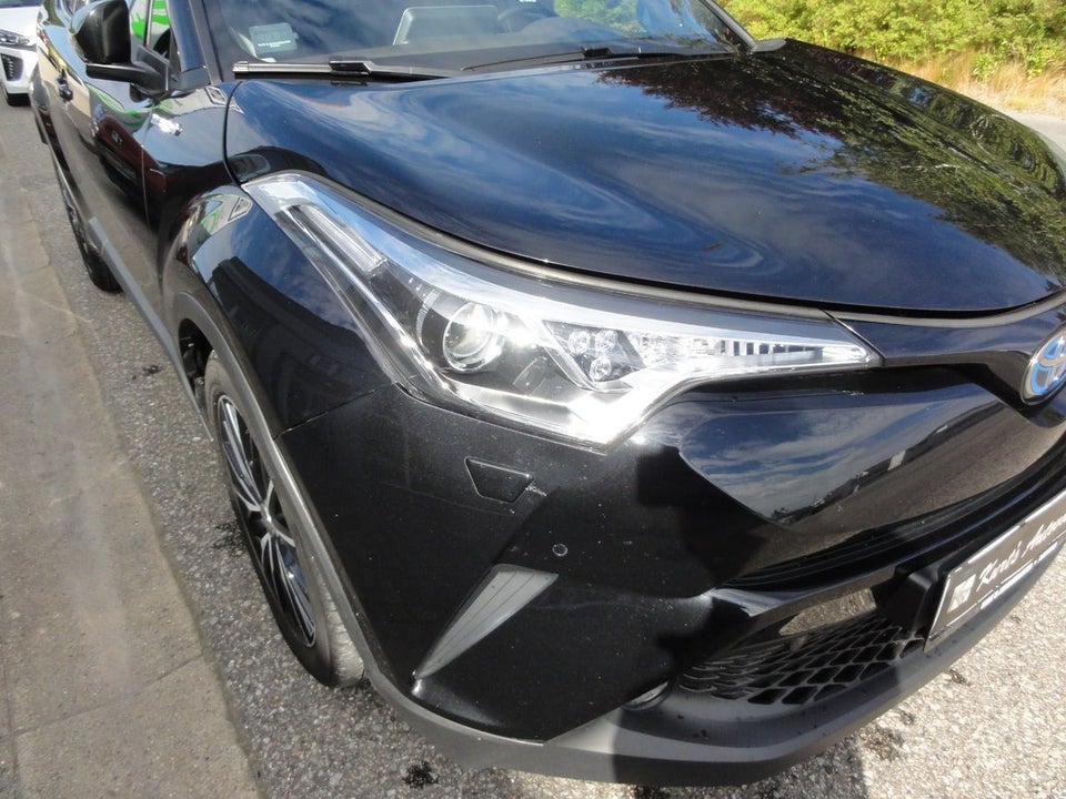 Toyota C-HR 1,8 Hybrid C-ULT CVT 5d