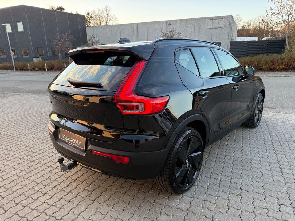 Volvo EX40 Extended Range Black Edition 5d