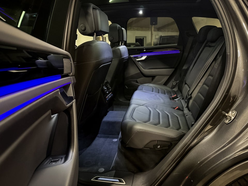 VW Touareg 3,0 TDi 286 R-line aut. 4Motion 5d