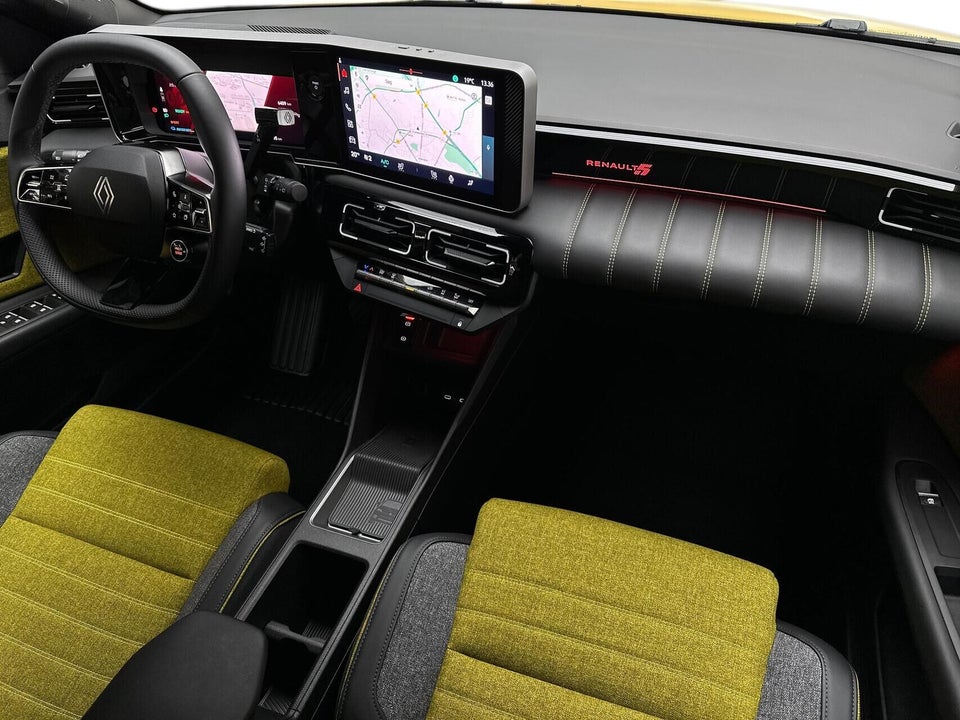 Renault 5 E-Tech 52 Iconic 5d