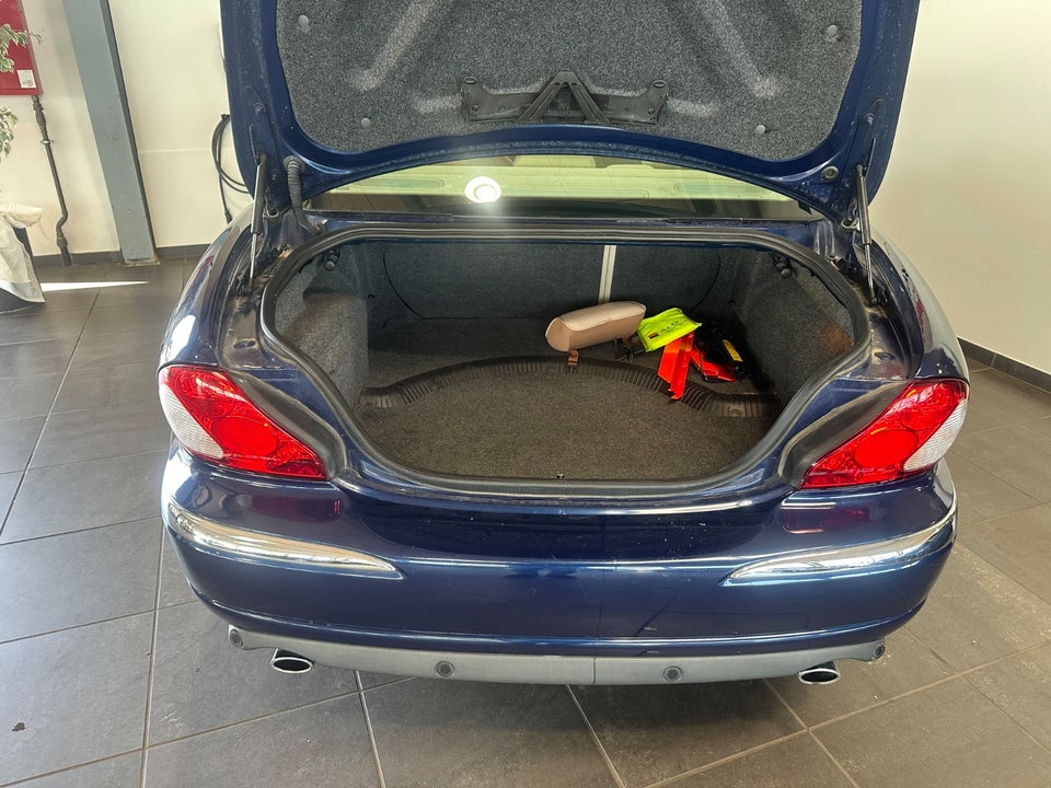 Jaguar X-type 2,5 Deluxe aut. 4d