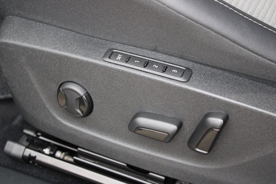 Skoda Enyaq 60 iV Loft 5d