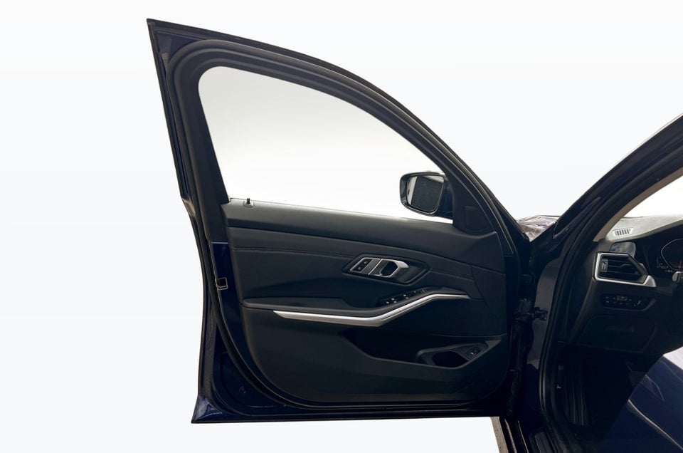 BMW 330i 2,0 Sport Line aut. 4d