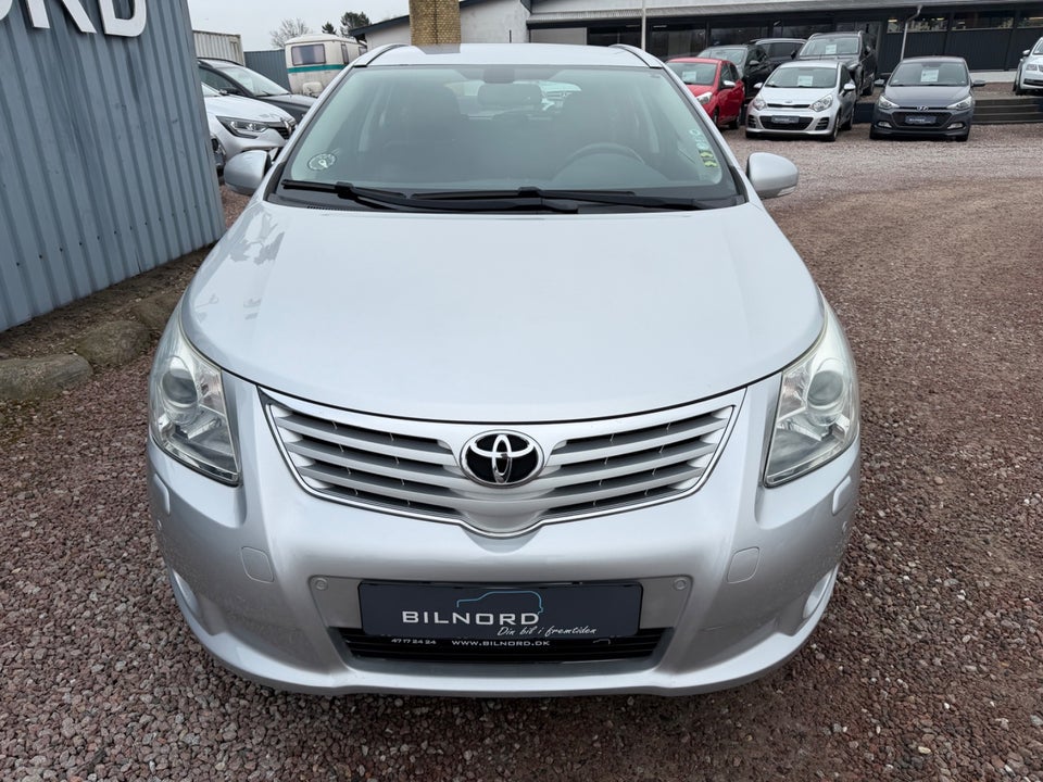 Toyota Avensis 1,8 VVT-i T2 stc. E-CVT 5d