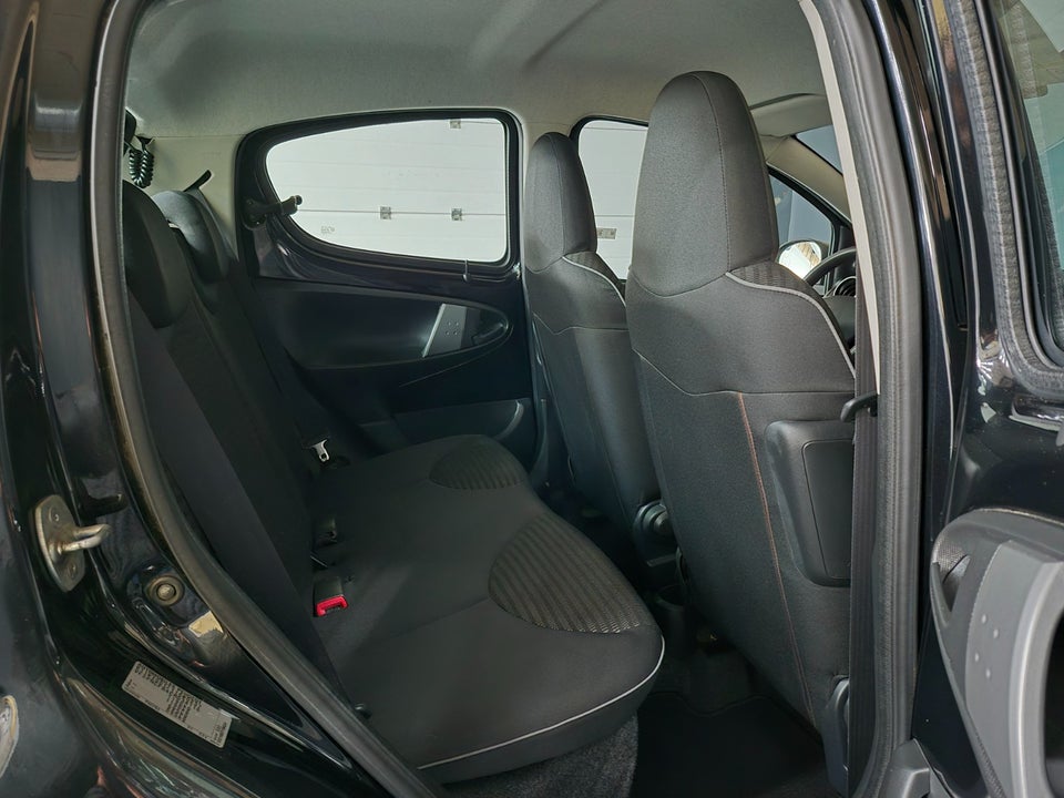 Peugeot 107 1,0 Champion Air 5d