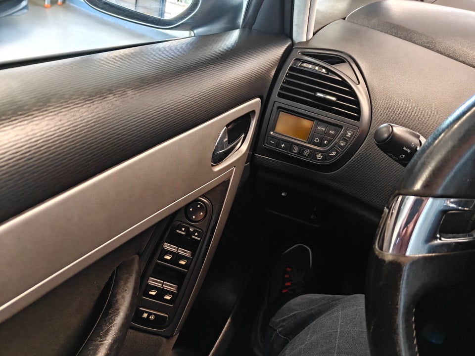 Citroën Grand C4 Picasso 1,8 16V Prestige 7prs 5d