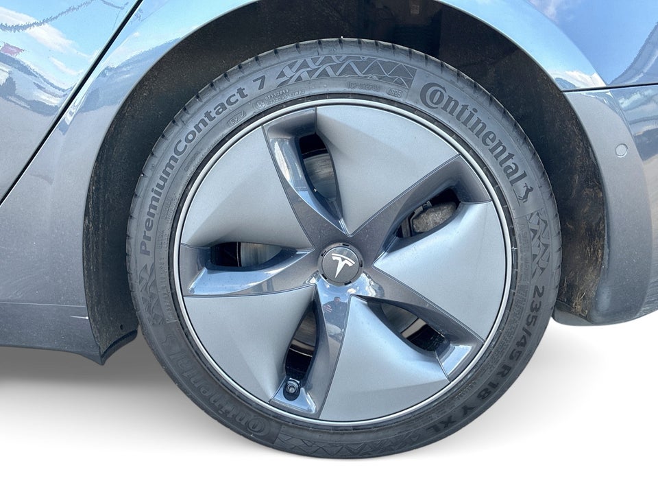 Tesla Model 3 Standard Range+ RWD 4d