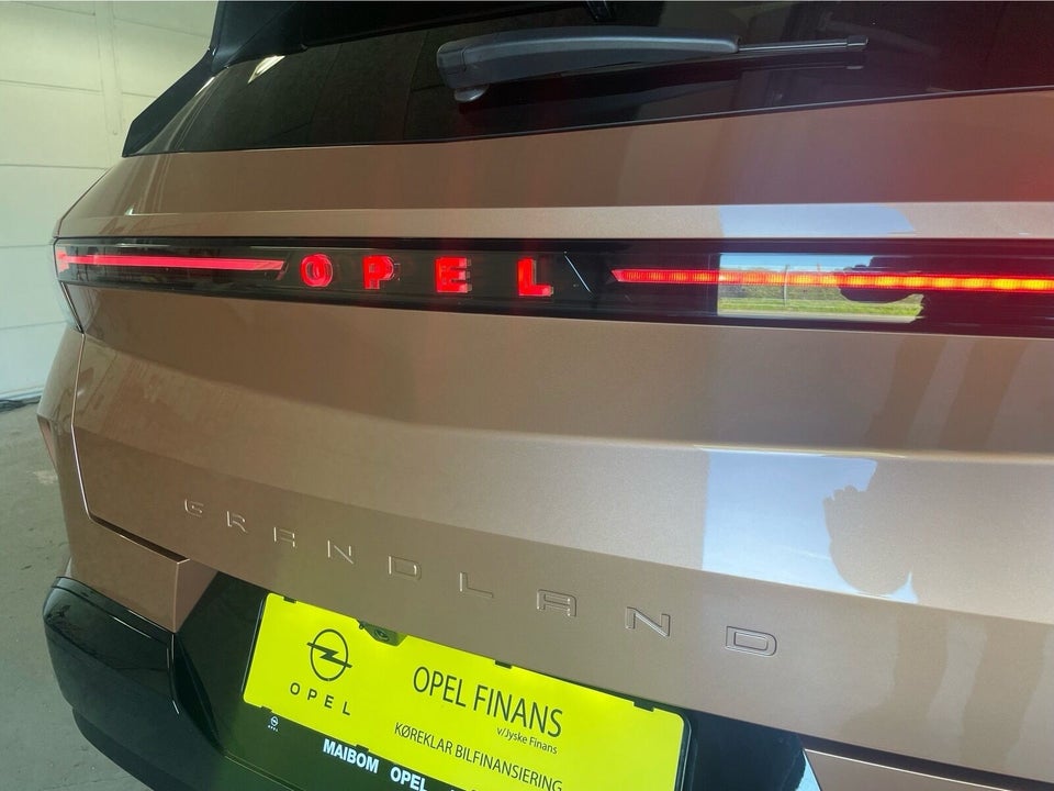 Opel Grandland-e 73 GS Sky 5d