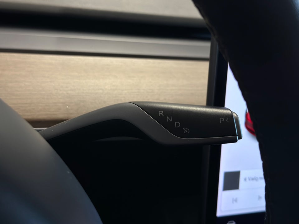 Tesla Model 3 Standard Range+ RWD 4d