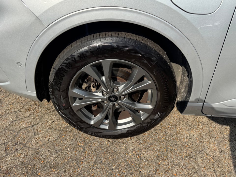 Ford Kuga 2,5 PHEV ST-Line X CVT 5d