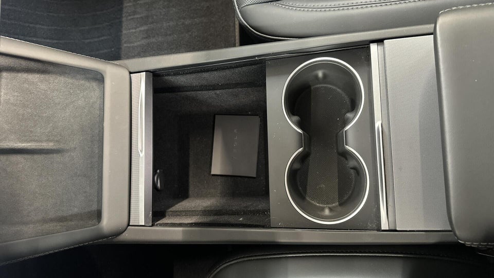 Tesla Model 3 RWD 4d