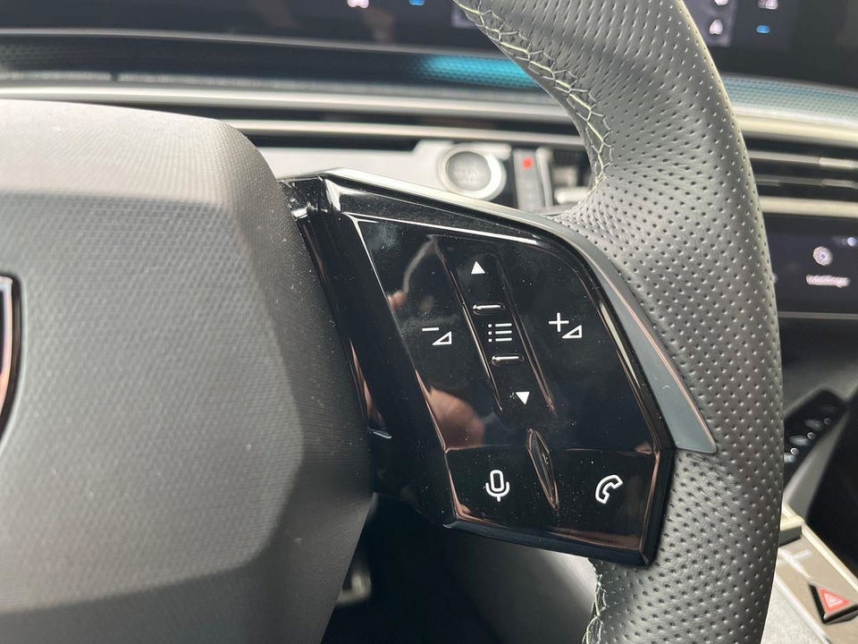 Peugeot e-5008 77 GT 7prs 5d