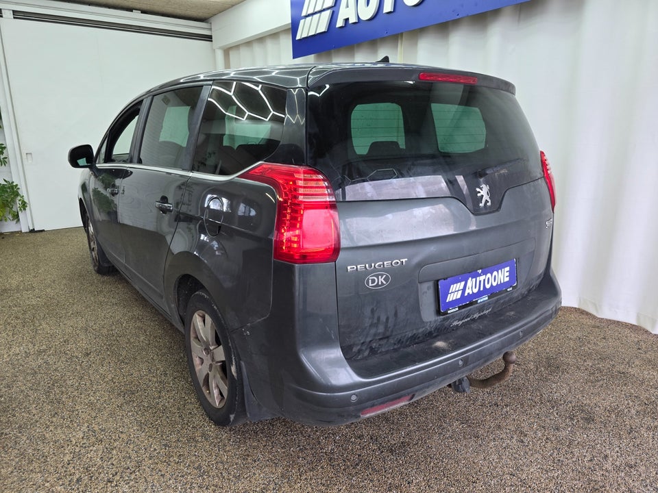 Peugeot 5008 1,6 HDi 110 Premium 7prs 5d