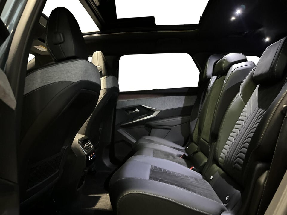 Peugeot e-5008 77 GT Pack 7prs 5d