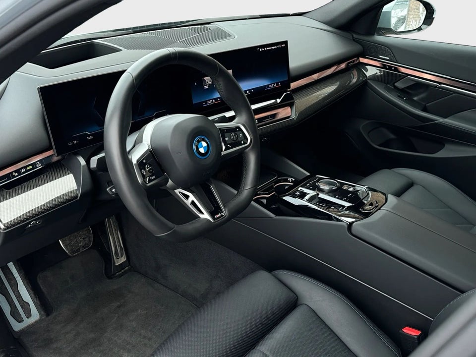 BMW i5 eDrive40 Fully Charged M-Sport Pro 4d
