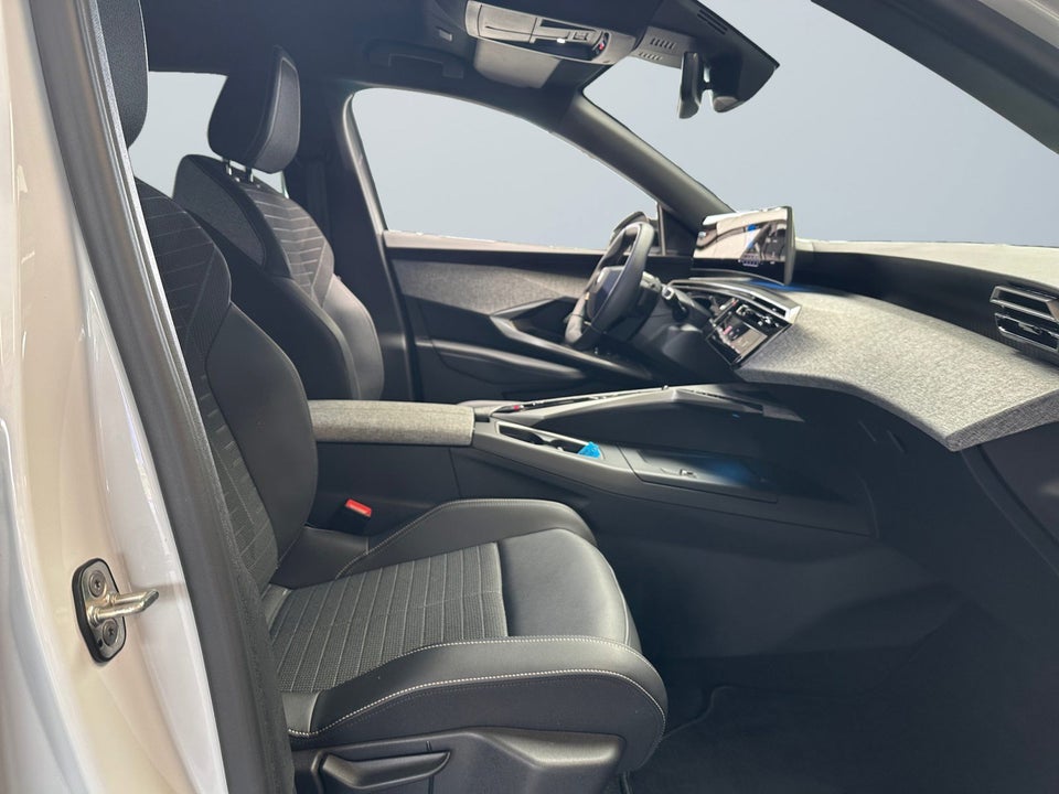 Peugeot e-3008 77 Allure 5d