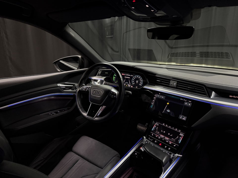 Audi Q8 e-tron 55 Advanced quattro 5d