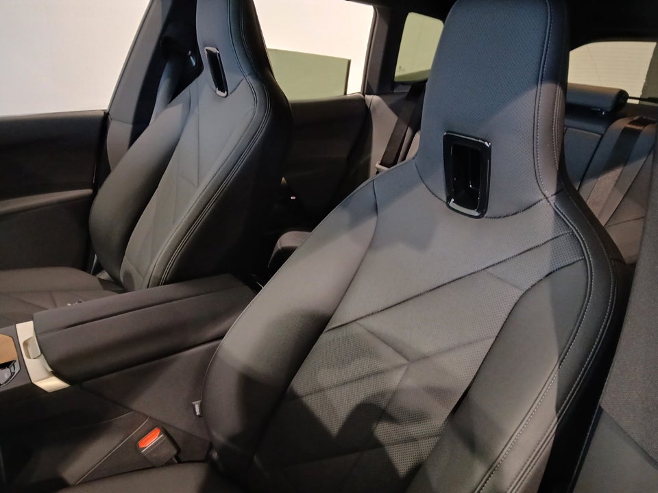 BMW iX xDrive40 Fully Charged 5d