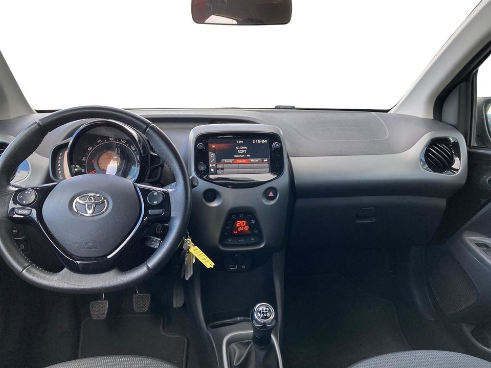 Toyota Aygo 1,0 VVT-i x-press 5d