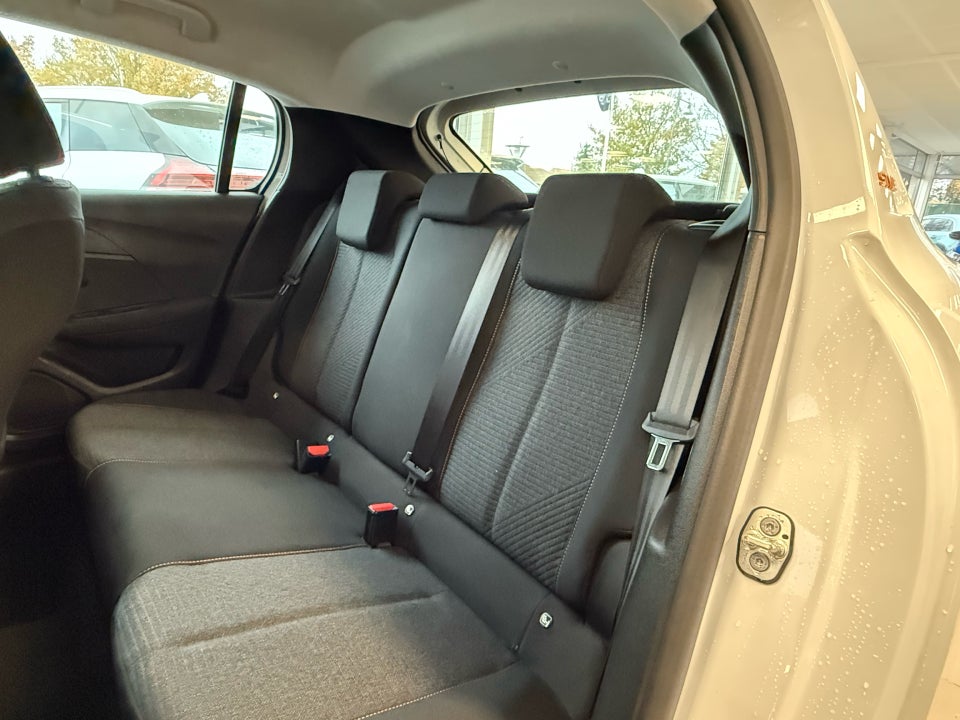 Peugeot e-208 50 Style 5d