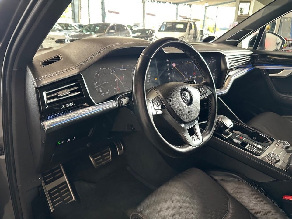 VW Touareg 3,0 TDi 286 R-line aut. 4Motion Van 5d