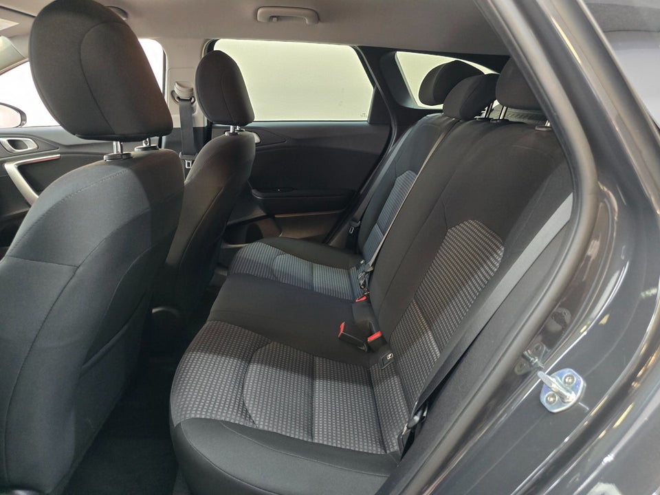 Kia Ceed 1,6 CRDi 136 Attraction SW 5d