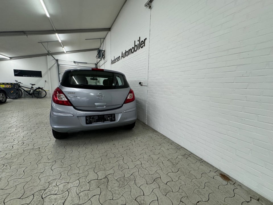 Opel Corsa 1,2 16V Enjoy 5d