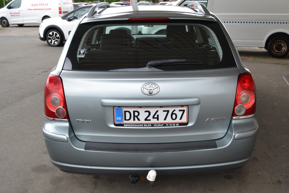 Toyota Avensis 2,0 VVT-i Executive stc. 5d