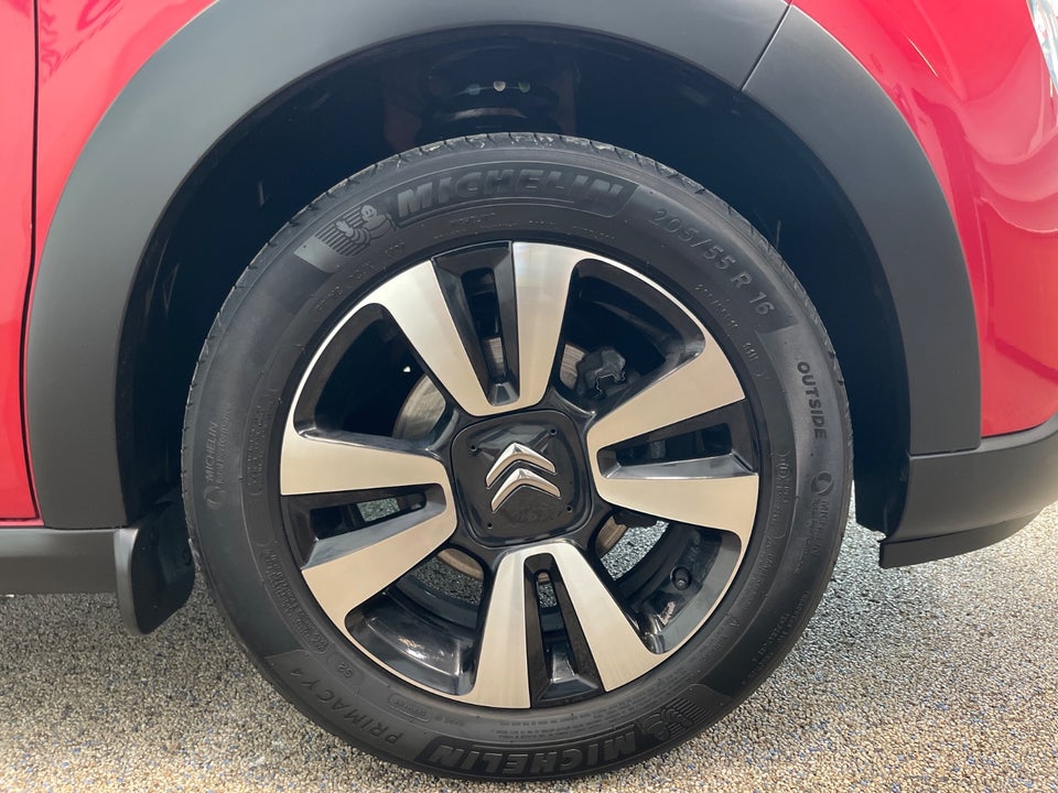 Citroën C3 1,2 PureTech 83 Shine Sport 5d