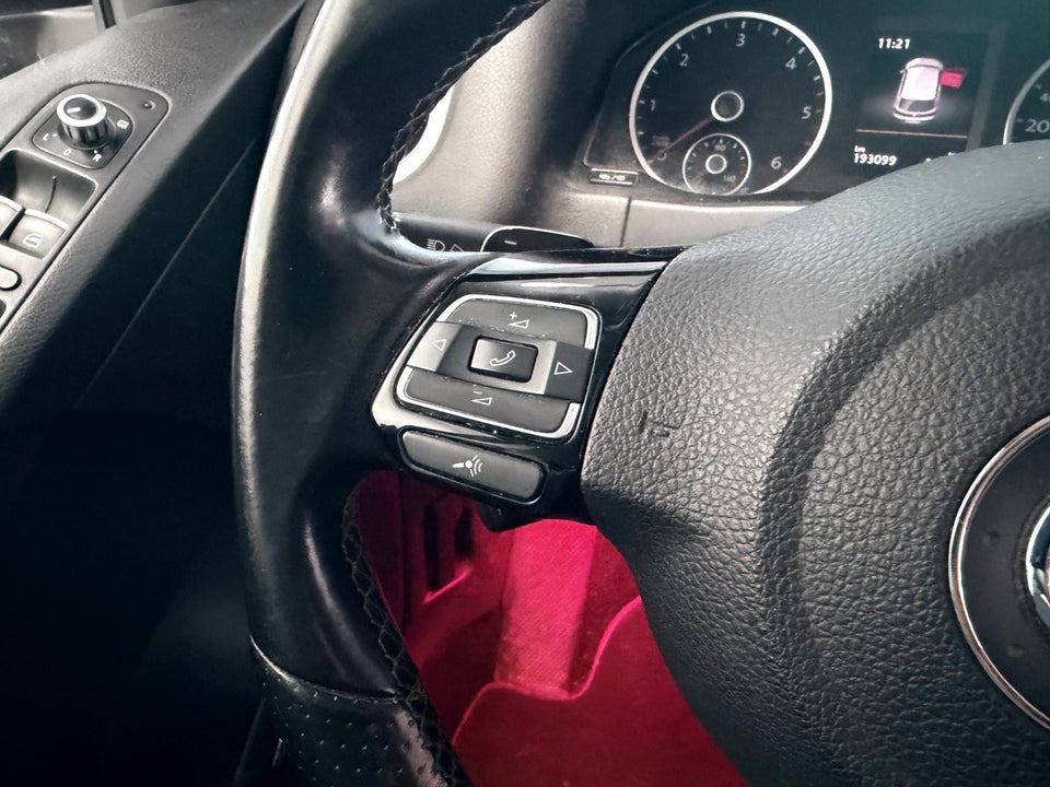 VW Tiguan 2,0 TDi 177 R-line DSG 4Motion 5d