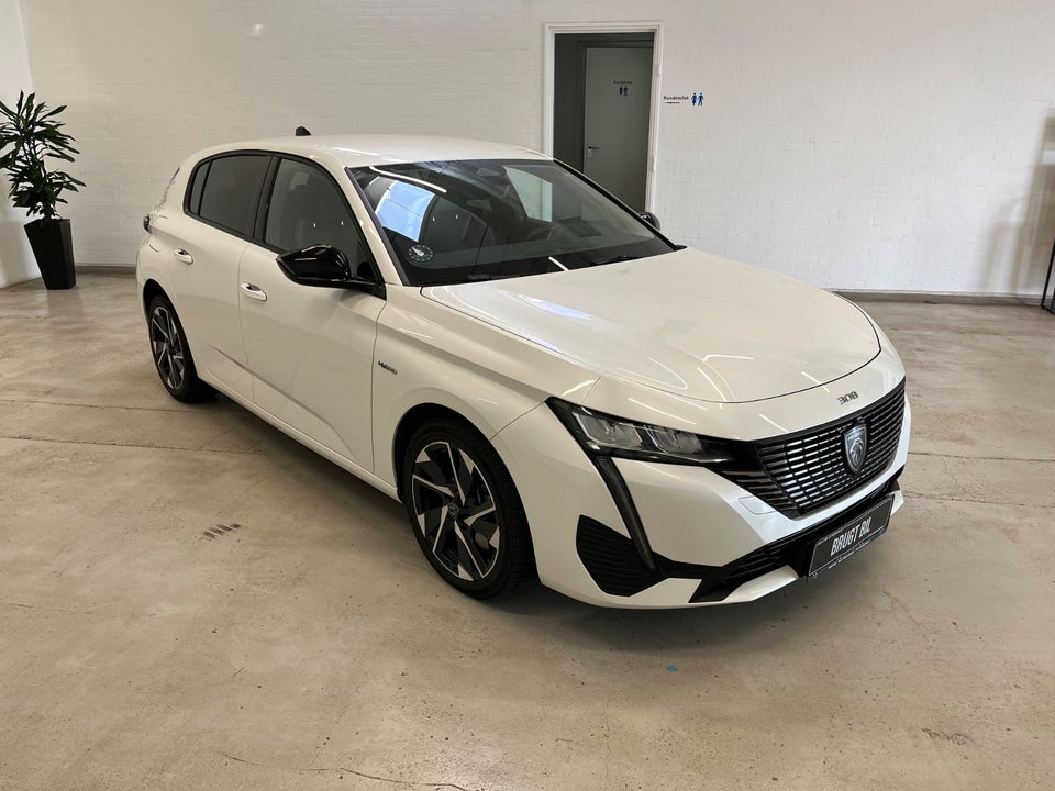 Peugeot 308 1,6 Hybrid First Selection+ EAT8 5d