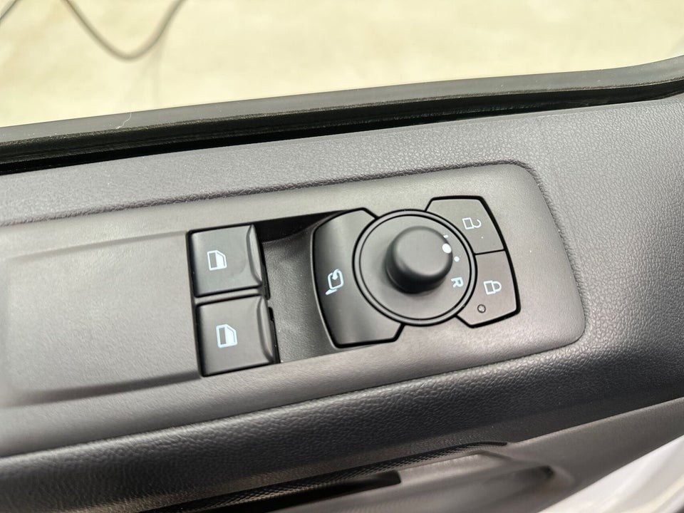 Ford E-Transit Custom 320S 64 Trend