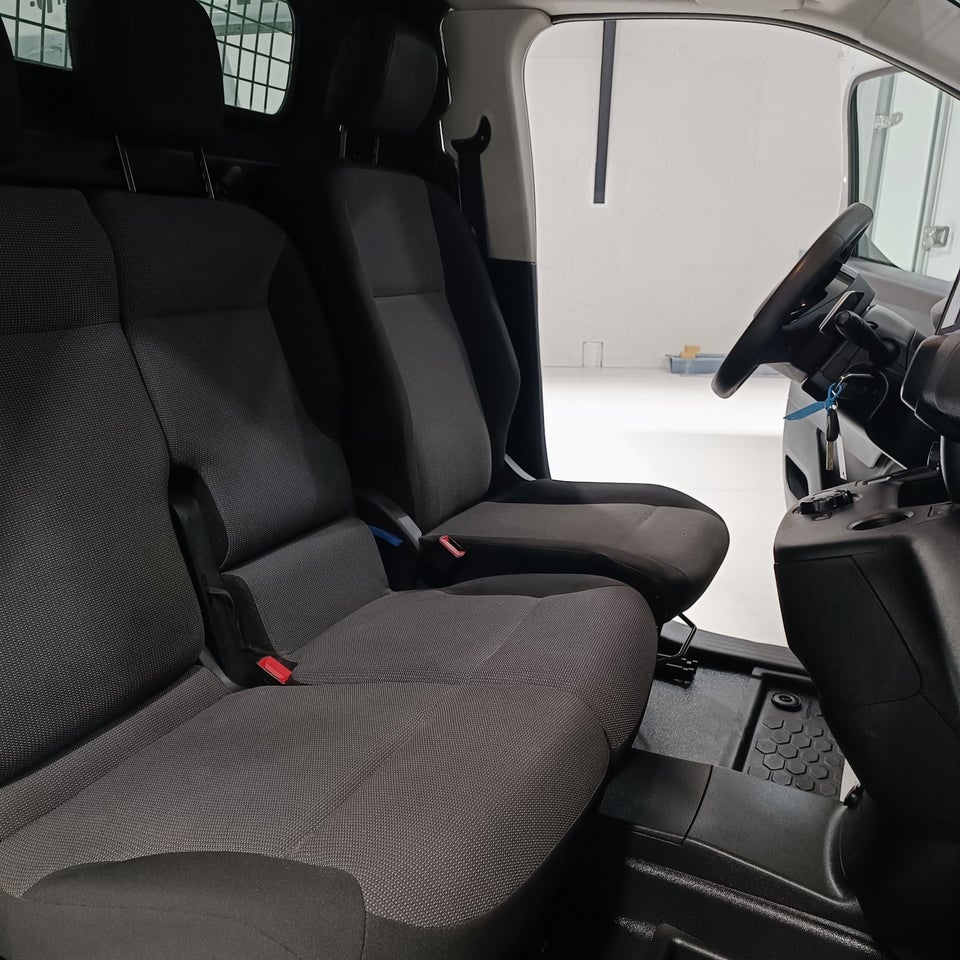 Peugeot Partner 1,5 BlueHDi 130 L1V1 Plus EAT8 Van