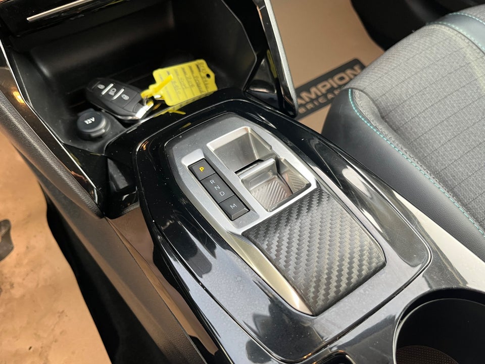 Peugeot 208 1,2 PureTech 100 Black Selection EAT8 5d