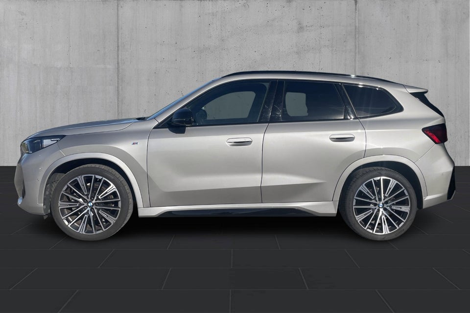 BMW iX1 xDrive30 Fully Charged M-Sport 5d