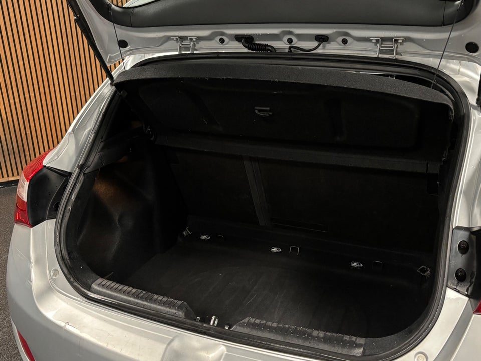 Hyundai i30 1,6 GDi Comfort Eco 3d