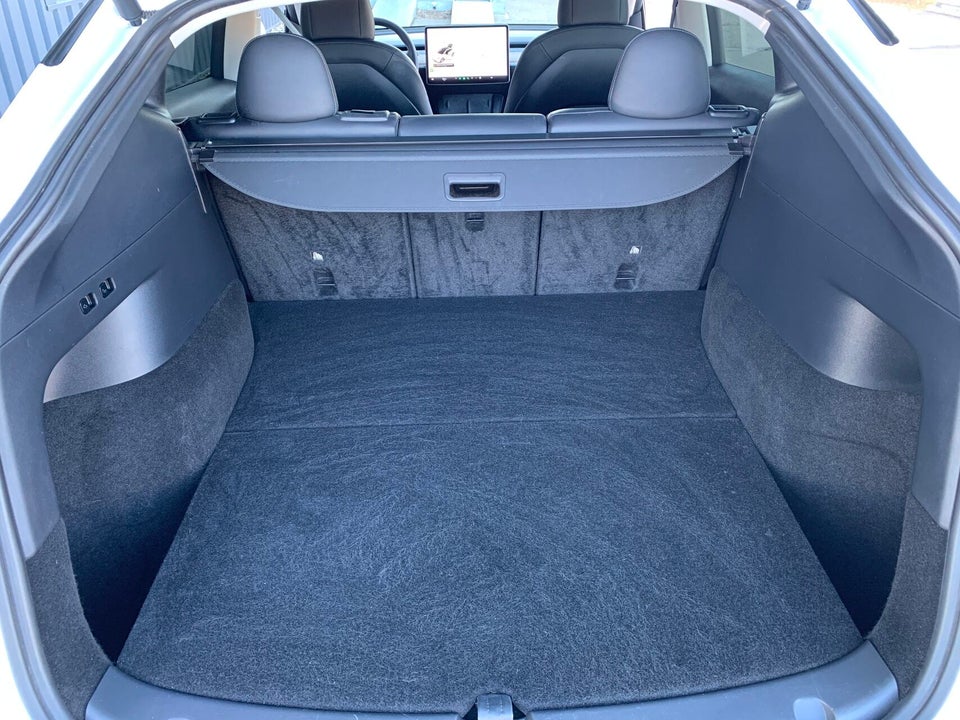 Tesla Model Y Long Range AWD 5d